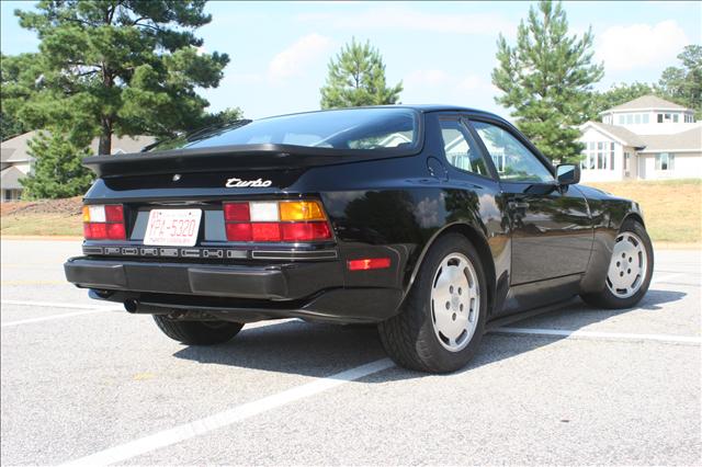 Porsche 944 1987 photo 1