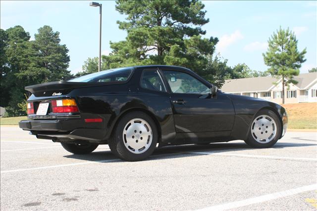 Porsche 944 1987 photo 3