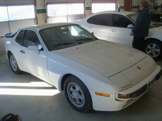 Porsche 944 1987 photo 1