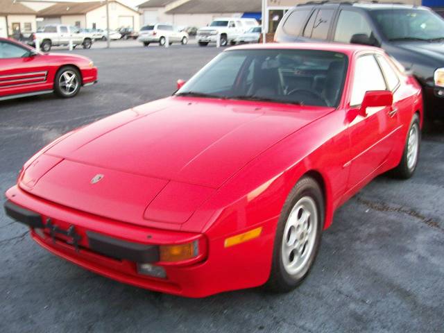 Porsche 944 1987 photo 2