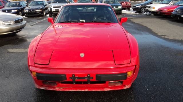 Porsche 944 Base Coupe