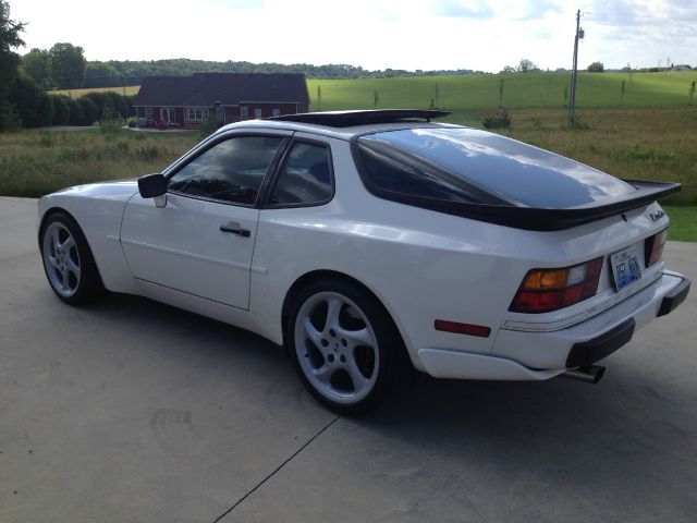 Porsche 944 1989 photo 4