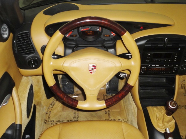 Porsche Boxster 2004 photo 2