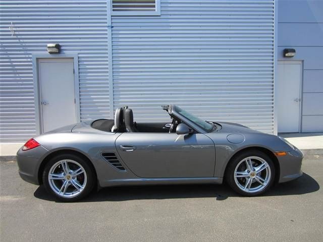 Porsche Boxster 2010 photo 1