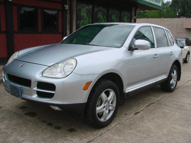 Porsche Cayenne 2004 photo 2