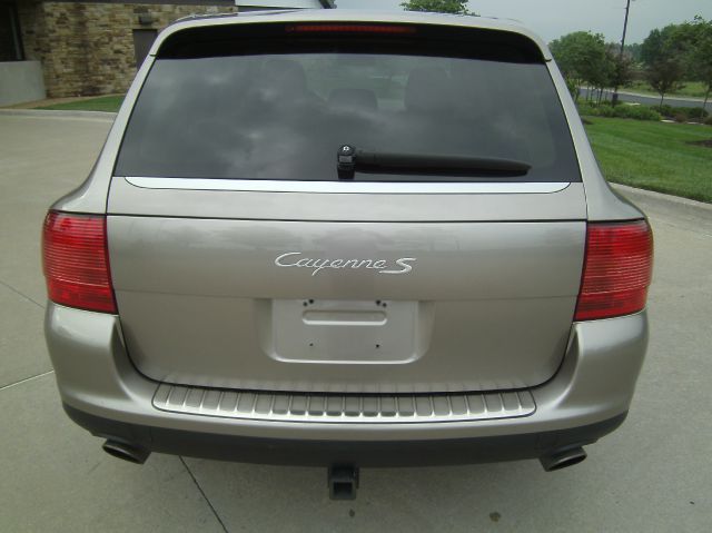 Porsche Cayenne 2004 photo 1