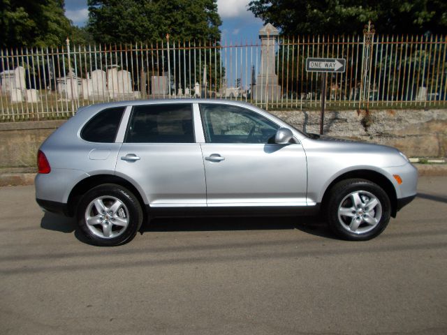 Porsche Cayenne 2004 photo 2