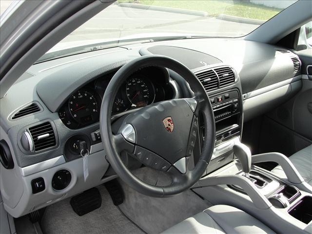 Porsche Cayenne 2005 photo 24