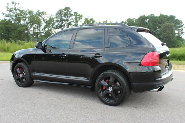 Porsche Cayenne 2006 photo 1