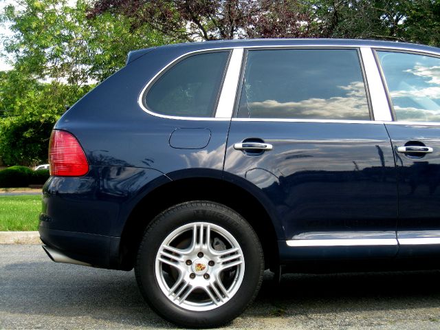 Porsche Cayenne Base SUV