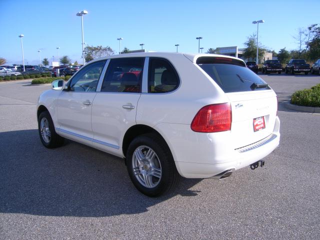 Porsche Cayenne 2006 photo 2