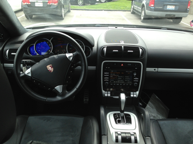 Porsche Cayenne 2009 photo 1