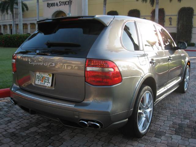 Porsche Cayenne 2010 photo 4