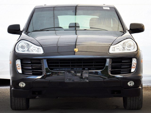 Porsche Cayenne Base Unspecified