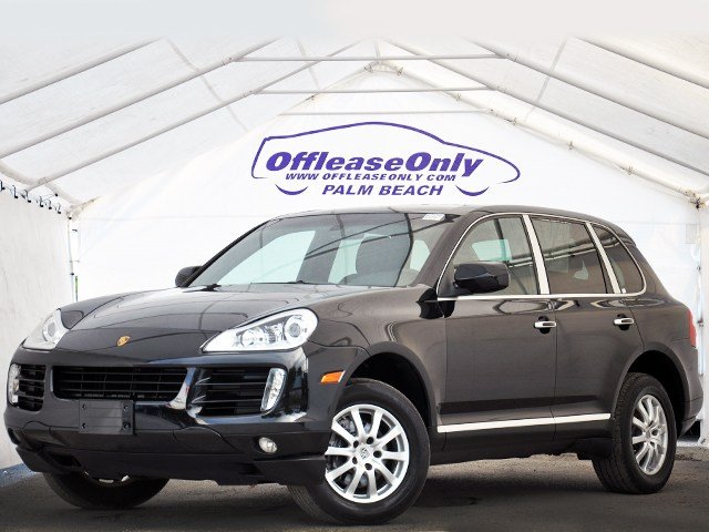 Porsche Cayenne 2010 photo 1