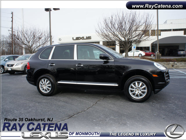 Porsche Cayenne 2010 photo 1