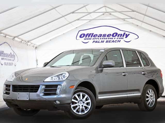 Porsche Cayenne Base Unspecified