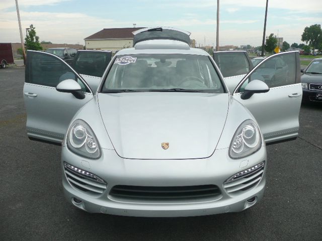 Porsche Cayenne 2011 photo 3