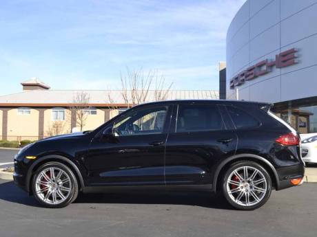 Porsche Cayenne 2011 photo 1