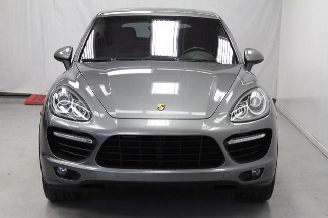 Porsche Cayenne 2011 photo 1