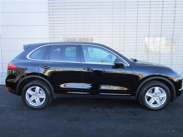 Porsche Cayenne 2011 photo 1