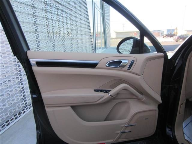 Porsche Cayenne 2011 photo 3