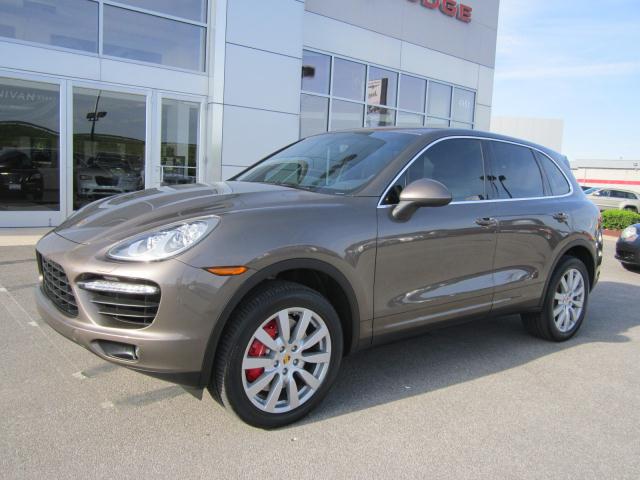 Porsche Cayenne 2011 photo 1