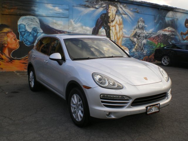 Porsche Cayenne 2011 photo 1