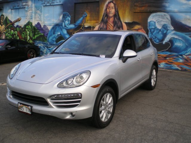 Porsche Cayenne 2011 photo 2