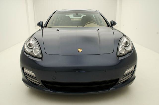 Porsche Panamera 2010 photo 2