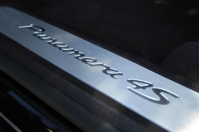 Porsche Panamera 2010 photo 24