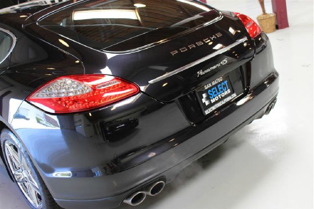 Porsche Panamera 2010 photo 8