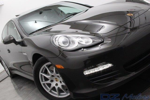 Porsche Panamera 2010 photo 16