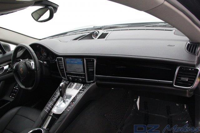 Porsche Panamera 2010 photo 21