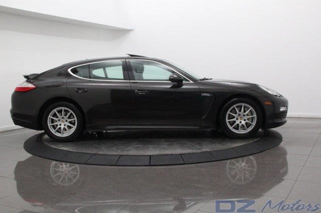 Porsche Panamera 2010 photo 84