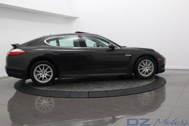 Porsche Panamera 2010 photo 86