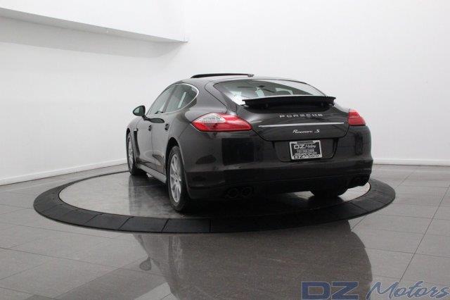 Porsche Panamera 2010 photo 90