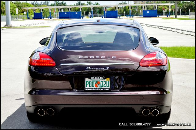 Porsche Panamera 2010 photo 18