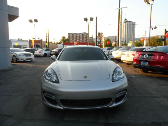 Porsche Panamera 2010 photo 2