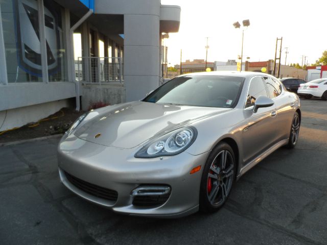 Porsche Panamera 2010 photo 4