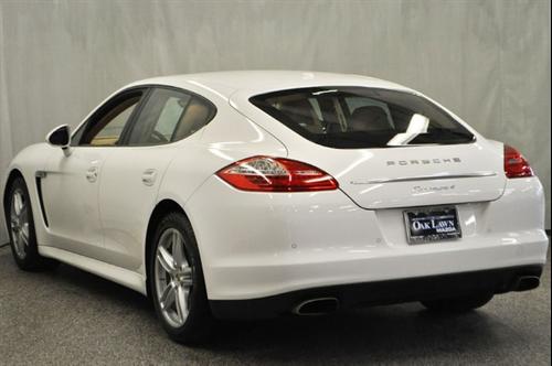 Porsche Panamera 2011 photo 1