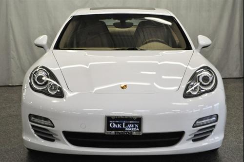 Porsche Panamera 2011 photo 2