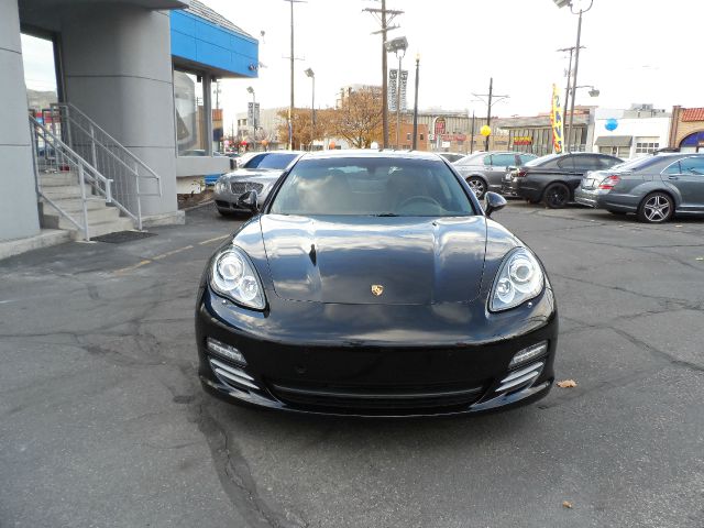 Porsche Panamera 2011 photo 2