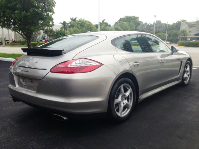 Porsche Panamera 4dr Hybrid Sdn Sedan Hatchback