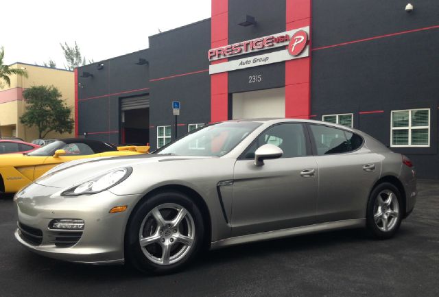 Porsche Panamera 2011 photo 4