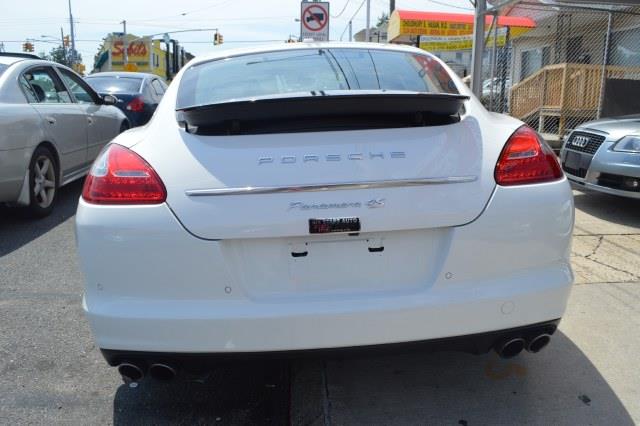 Porsche Panamera 2011 photo 2