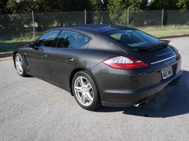 Porsche Panamera 2011 photo 5