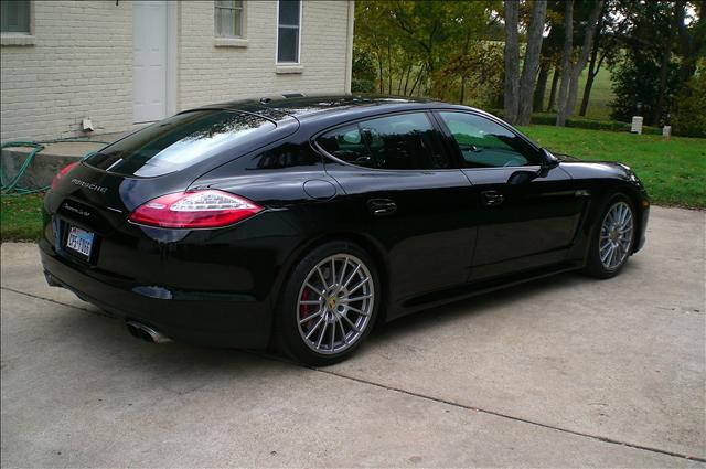 Porsche Panamera 2011 photo 1