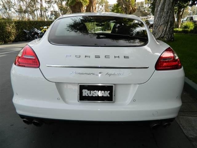 Porsche Panamera 2012 photo 4