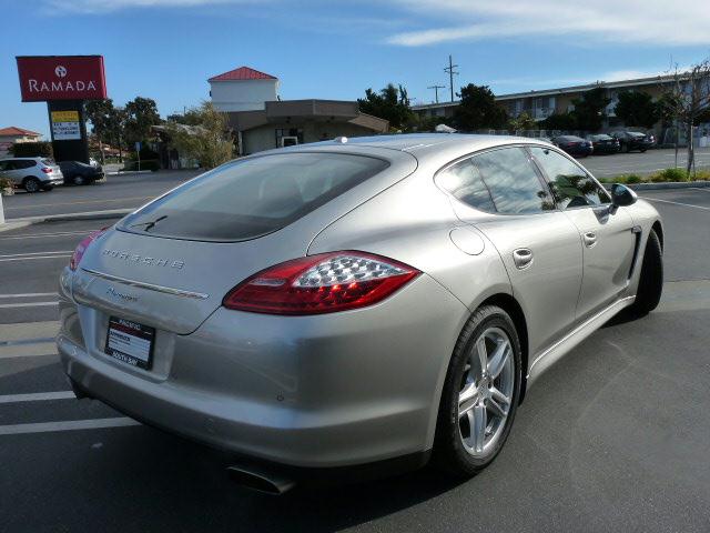 Porsche Panamera 2012 photo 3